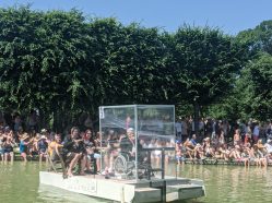 Přehlídka netradičních plavidel - Holešovská regata