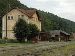 Posázavský Pacifik, Kácov, nádraží