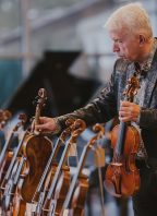 Jaroslav Svěcený – Čtyři století evropských houslí
