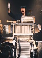 TEATRO MATITA: Charms je vinen