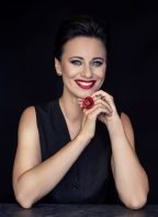 Dáša Zázvůrková zpívá Hanu Hegerovou